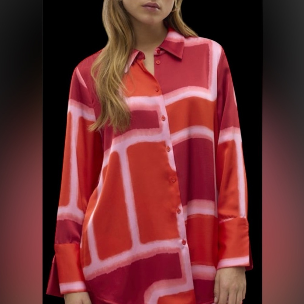 VERO MODA Reba Silba Long Sleeve  button up Blouse Geo print Red pink Sz medium